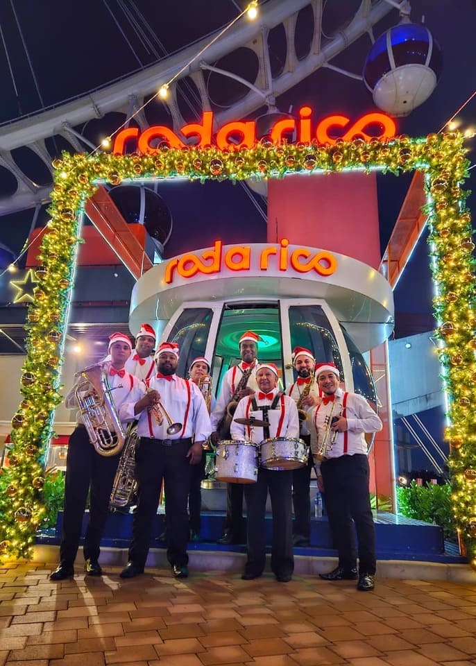 Bandinha do Papai Noel em apresentação musical de Natal