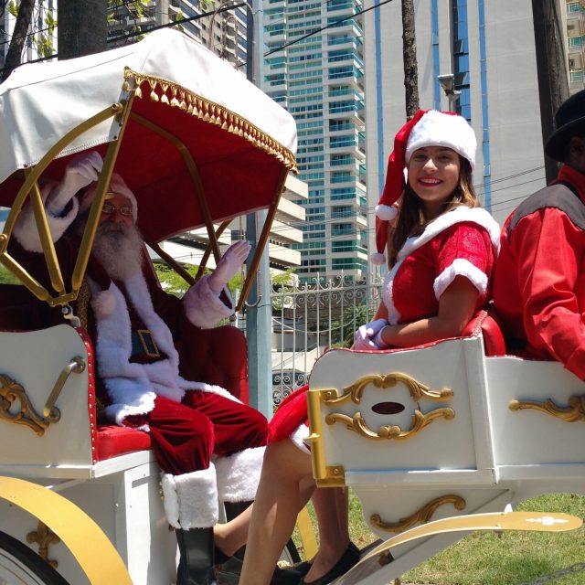 _chegada papai noel em shopping center